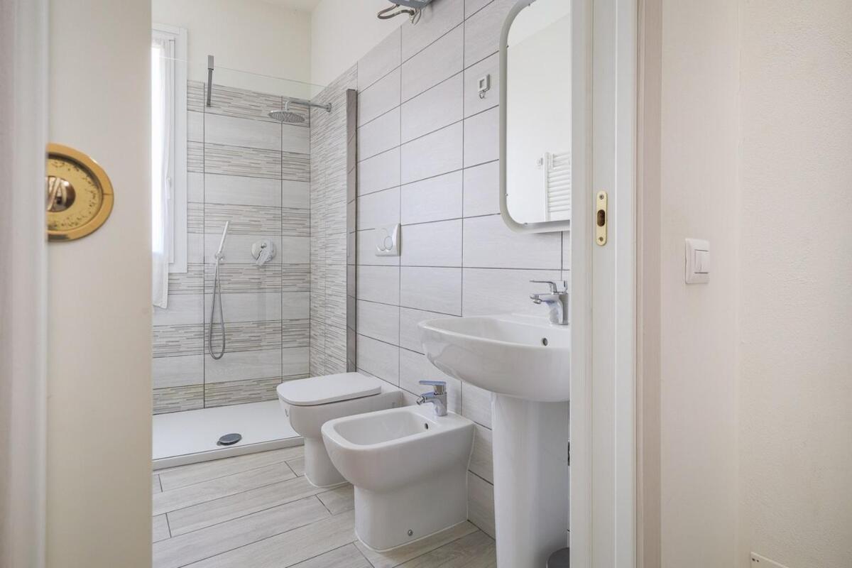 Jacuzzi & Relax - Casa Indipendente 20Min Da Milano Villa Zelo Buon Persico Exteriör bild