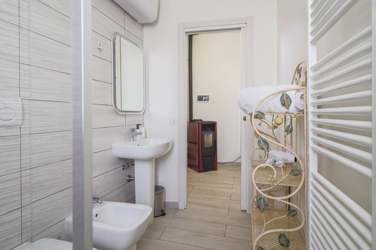 Jacuzzi & Relax - Casa Indipendente 20Min Da Milano Villa Zelo Buon Persico Exteriör bild